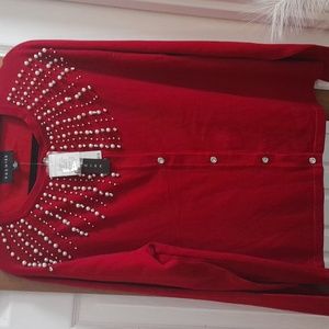 NWT  Cropped Red light weight adorable studded sweater.